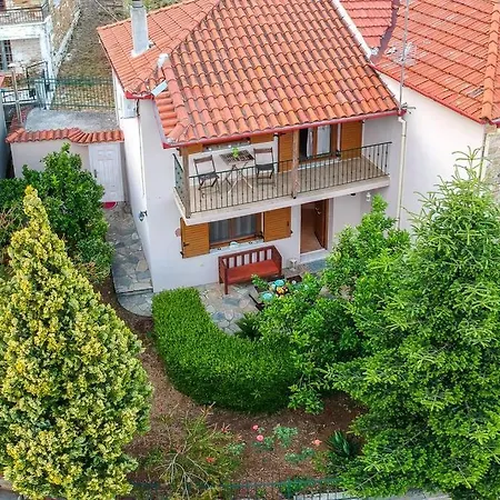 Small House With Garden & View *