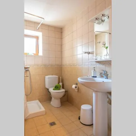 Small House With Garden & View * Promirion
