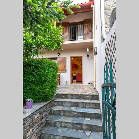 Apartment Small House With Garden & View