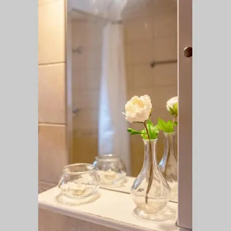 Small House With Garden & View Apartment Promirion