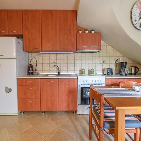 Small House With Garden & View Promirion