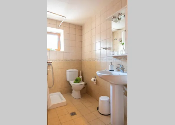 Small House With Garden & View * Promirion